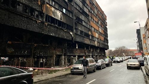 Băiatul de 15 ani suspect în cazul incendiului de la blocul din Constanța a fost arestat pentru 30 de zile