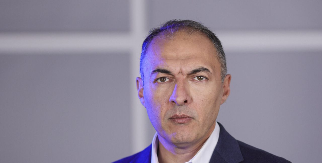 Guvernul Nicușor Dan – PSD condus de Eugen Tomac, un eșec. Președintele trebuie să-i dea lui Sorin Grindeanu responsabilitatea guvernării