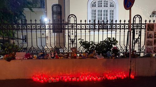 Moment de reculegere la Ambasada Ucrainei din București pentru victimele atacului asupra spitalului de copii din Kiev