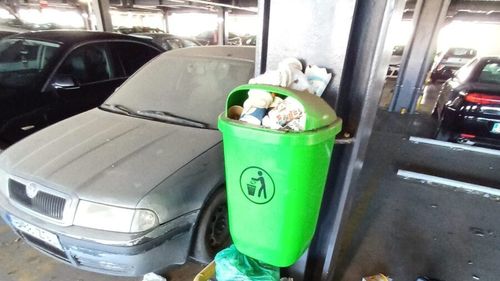 Inaugurată anul trecut, parcarea de tip park&ride de la Pantelimon făcută de Primăria Capitalei cu 13 milioane de euro zace plină de deşeuri, vandalizată şi ocupată de maşini abandonate. Motiv de contre între Primăria Capitalei şi Primăria Sectorului 2