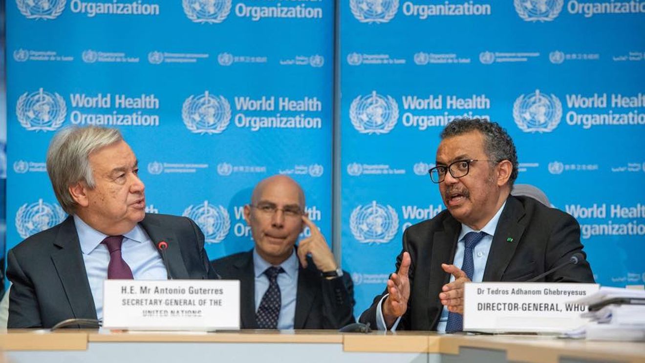 OMS: cel mai probabil scenariu este că virusul COVID-19 va continua să evolueze, dar severitatea bolii pe care o produce se va reduce în timp întrucât imunitatea creşte ca urmare a vaccinării şi infectării