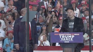 VIDEO Elon Musk, la mitingul de susținere a lui Donald Trump în Butler, Pennsylvania / CEO-ul Tesla i-a îndemnat pe americani să voteze în favoarea lui Trump