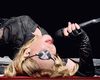 Madonna susține un concert-surpriză în Times Square înainte de lansarea noului său album / Concertul a durat un sfert de oră