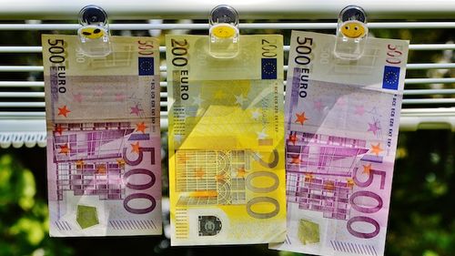 Procurorii olandezi au renunţat la acuzaţiile care îi vizau pe foştii directori de la ING şi ABN Amro