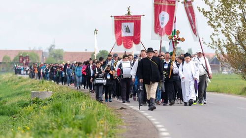 Ateliere de confecţionare a pălăriilor de husar la Odorheiu Secuiesc, de Ziua Maghiarilor de Pretutindeni / Ziua marchează 177 de ani de la începutul Revoluţiei paşoptiste din Ungaria