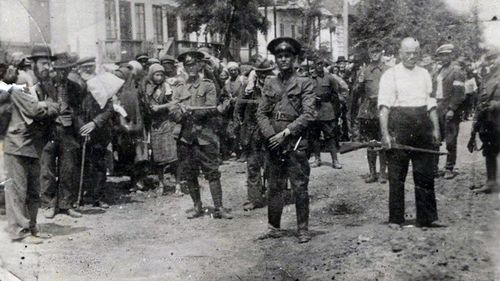 Istoria evreilor și a Holocaustului va fi predată ca disciplină separată și obligatorie în licee din 2023, după adoptarea definitivă a legii de către Senat, care merge acum la promulgare
