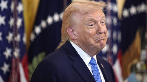 Războiul din Iran, ziua 45 | Blocada strâmtorii Ormuz a intrat în vigoare la ora 17.00 / Trump: „Am fost contactați de cealaltă parte” / Prețul barilului de petrol scade din nou sub 100 de dolari