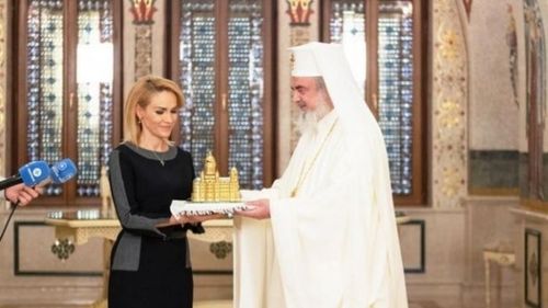Primăria Capitalei propune acordarea titlului de cetățean de onoare Patriarhului Daniel
