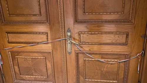 VIDEO Liderul partidului extremist AUR, George Simion, a forțat intrarea în biroul liderului PSD, Marcel Ciolacu, de la Camera Deputaților