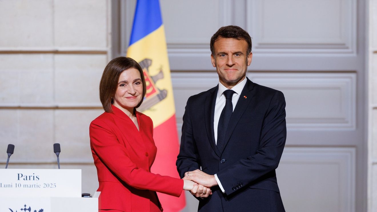 Emmanuel Macron anunță restaurarea a două clădiri istorice din Chișinău / Una a fost renovată „prost” în 2006 / ”Am constatat că tencuiala după trei luni de zile a început să cadă”