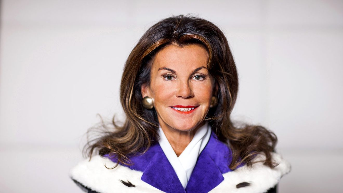 Brigitte Bierlein,  judecătoare la Curtea Constituțională, a fost numită cancelar interimar al Austriei după demisia cabinetului Kurz în urma scandalului înregistrării cu camera ascunsă