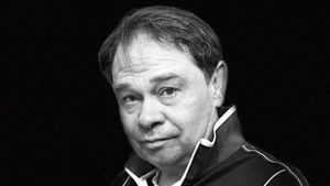 Fostul manager de rang înalt la Novatek, un gigant energetic rusesc, și membrii familiei sale au fost găsiți morți în Spania / Serghei Protosenya a fost găsit spânzurat, soția și fiica au fost înjunghiate mortal 