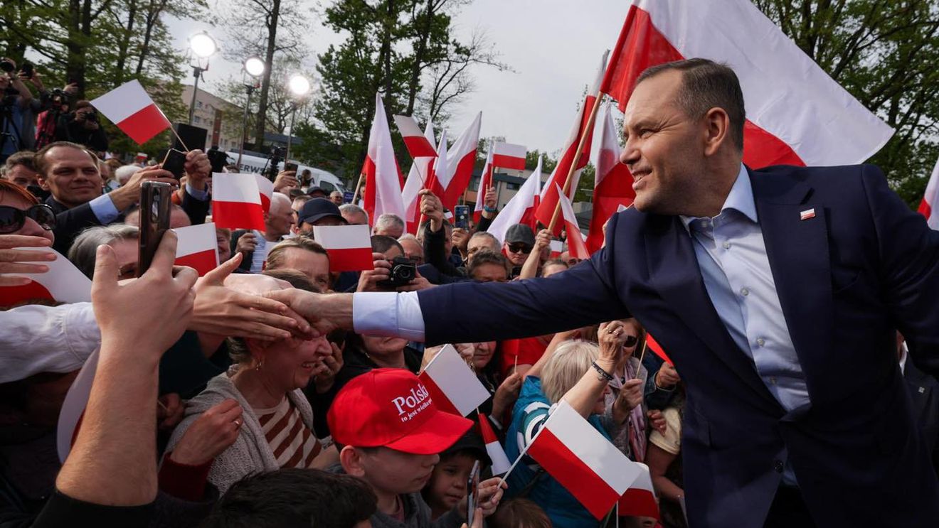 Un fost candidat extremist de dreapta, antisemit notoriu, anunţă că va vota la alegerile prezidenţiale din Polonia cu Nawrocki, candidat susținut și de George Simion