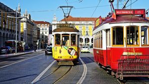 Portugalia, paralizată de o grevă generală: Trenuri și zboruri anulate, școli închise, ca protest la reforma legislației muncii făcută de guvern