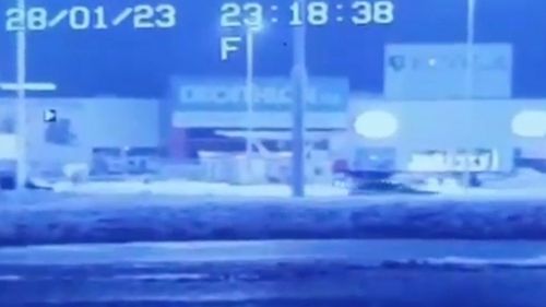 VIDEO 16 şoferi care făceau drifturi pe zăpadă în Bacău au rămas fără permisele de conducere