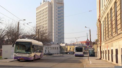 Primăria Timișoara reia campania de demolare de garaje începută de fostul primar / ”O să plantăm copaci, chiar de talie mare și vom realiza în jur de 80 de locuri de parcare”