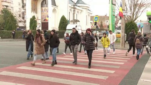 STUDIU Sloganurile politicienilor nu îi mai mișcă pe oameni. Ce alimentează electoratul partidelor extremiste