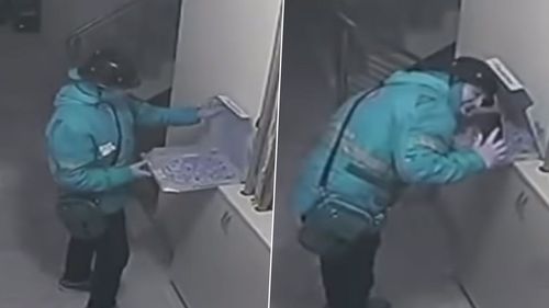 VIDEO Turcia - Un curier care a scuipat pe o pizza, condamnat la doi ani şi jumătate de închisoare