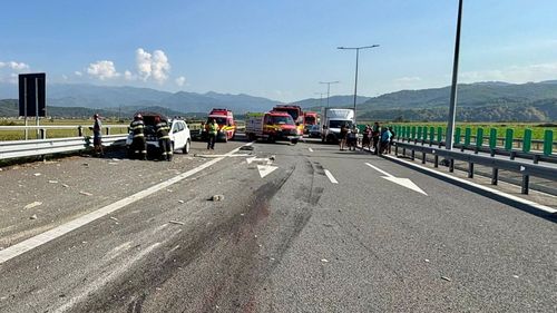 Accident grav pe autostrada A1,  în zona localităţii Boiţa / Trei persoane au decedat / Traficul, blocat pe sensul Deva-Sibiu