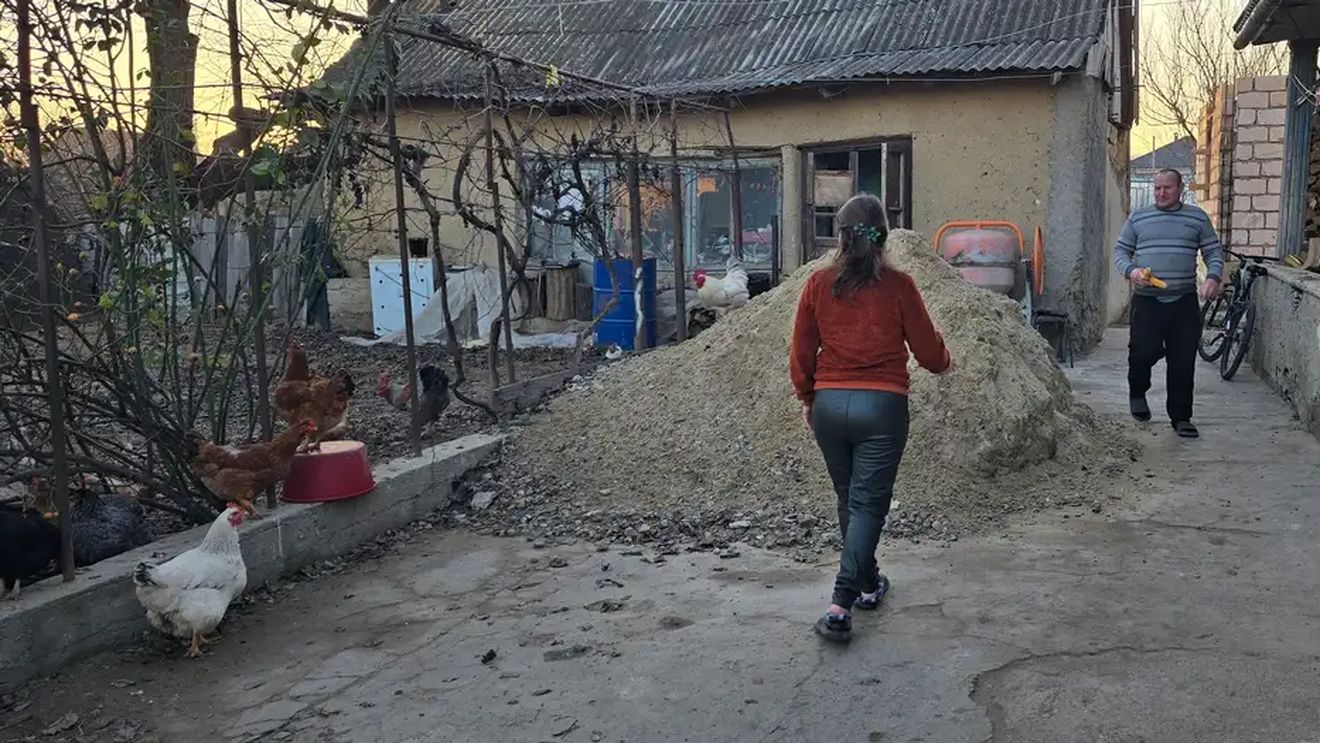 Cum supraviețuiesc locuitorii unui sat de lângă Transnistria fără gaz și lumină - reportaj Deutsche Welle