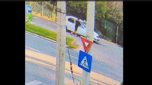 VIDEO Anchetatorii au obținut imagini de pe camere de supraveghere care surprind momentul când minorul de 17 ani urcă la volanul mașinii cu care a produs accidentul de lângă Parcul Pantelimon (surse)