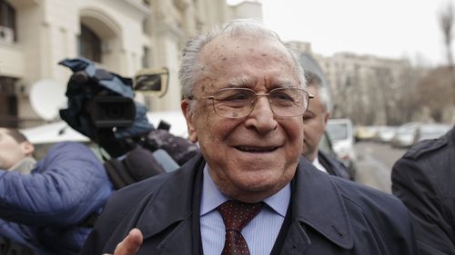 Evoluţia clinică a lui Ion Iliescu este spre uşoară ameliorare, este stabil cardiac şi s-au echilibrat parametrii respiratori, dar îi este administrat în continuare oxigen