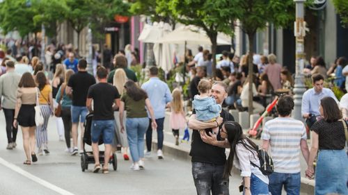 ARCUB: 650.000 de bucureşteni au vizitat traseele pietonale, în cele cinci luni de „Străzi deschise”
