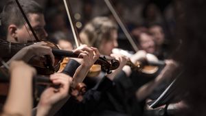 Muzicienii ies în stradă după ce o orchestră londoneză îi lasă neplătiți de luni de zile