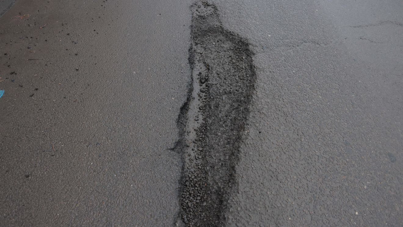 Carosabil prăbuşit pe strada Vasile Pârvan, la intersecţia cu bulevardul Mihail Kogălniceanu din Capitală / Traficul rutier a fost restricționat