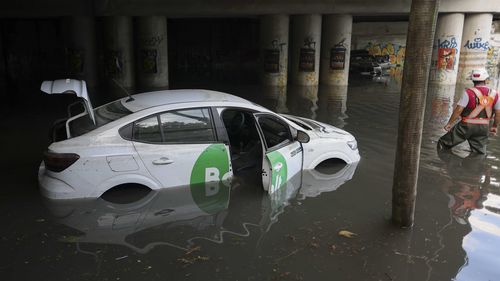 O nouă avertizare Cod portocaliu de vijelii în București, sudul și vestul țării