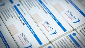 OMS: Problemele de contaminare a vaccinurilor produse de Johnson &Johnson nu afectează distribuirea lor globală / Milioane de doze au fost distruse