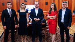 Dominic Fritz, după ce învestirea Guvernului Veștea a picat la vot în Parlament: USR este gata să facă echipă pentru români într-un guvern minoritar