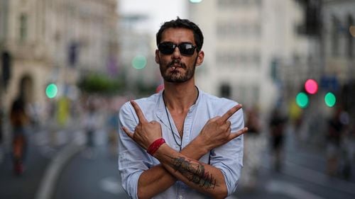 VIDEO Actorul George Burcea, candidatul POT la Primăria Capitalei / Fostul soț al Andreei Bălan a înregistrat un clip în 2021 în care afirma că „unele femei merită să fie bătute cu mese, cu scaune”