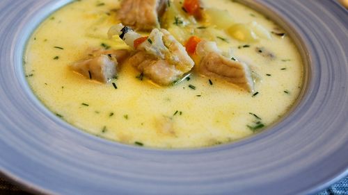 Deliciile Deltei din resorturile de lux: Sarmale de pește, storceag de nisetru, carpaccio de biban, vin de smochine