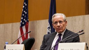 Jurnalistul veteran Bob Woodward critică modul în care presa americană a acoperit scandalul Russiagate