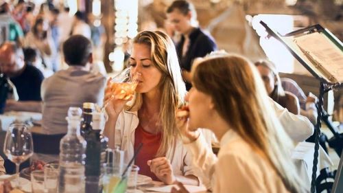 Iohannis respinge o lege care înființa o nouă instituție bugetară - un institut de promovare a vinului. A doua lege inițiată de familia de lideri PSD Paul și Alexandru Stănescu pe care o respinge președintele într-o singură săptămână