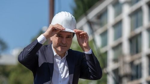 Reformă în Primăria București: Nicușor Dan propune desființarea a cinci instituții neperformante și cu atribuții dublate. Dispar 96 de posturi, multe dintre ele de șefi