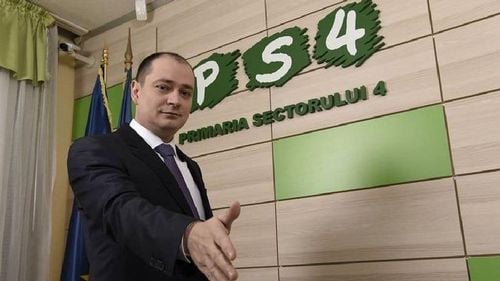 România Tv, televiziunea de casă a PSD care a susținut că oamenii și câinii ieșiți la proteste sunt plătiți de Soros, finanțată cu bani publici de primăria Sectorului 4
