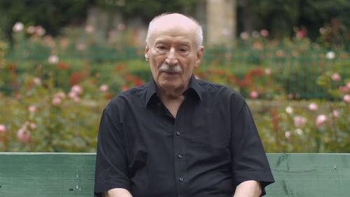 Victor Rebengiuc, mesaj către alegători: Oamenii să voteze adevărul şi să vadă cine vrea să răspândească haos, să distrugă România, să o calce în picioare. Trebuie să alegem: este ori Rusia ori UE şi NATO/ Despre conducători: Au furat pe capete!”