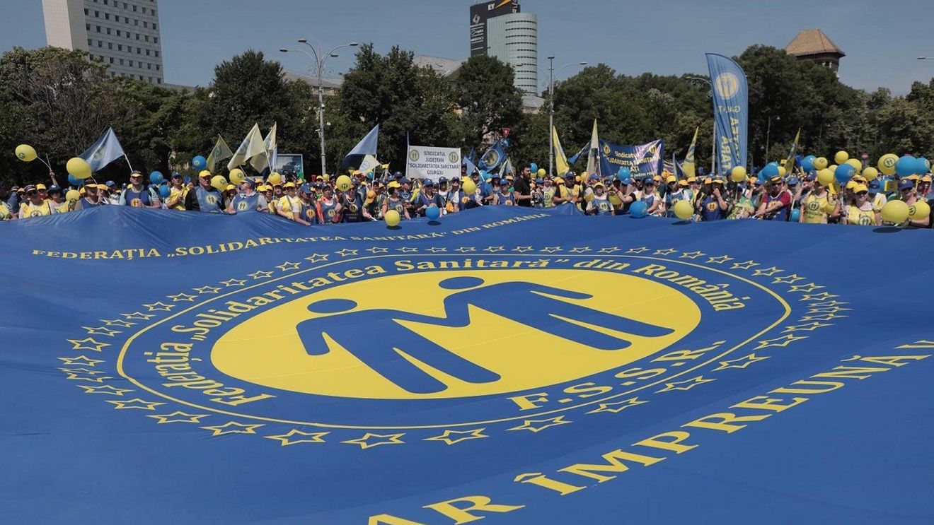 VIDEO Angajaţii din Sănătate protestează în Capitală, ultima acţiune înaintea grevei generale / Lista revendicărilor / Reacția ministrului Rafila