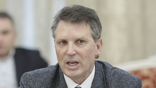SURSE Fratele lui Paul Stănescu demisionează săptămâna viitoare din funcția de vicepreședinte ANRE, arbitrul pieței de energie / PSD îl va propune pe Iulian Iancu, o altă figură extrem de controversată: autorul legii offshore care a alungat Exxon din România