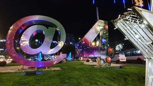 Primăria Sectorului 4 vrea să dea 650.000 de lei pentru iluminatul de sărbători