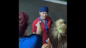 VIDEO Doctoriță de la spitalul din Botoșani, către oamenii care protestau după moartea tinerei gravide: „Țipați ca niște animale!”