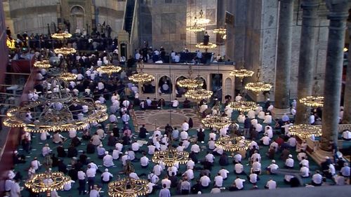 VIDEO La Sfânta Sofia din Istanbul s-a auzit primul ”Allahu Akbar”, chemarea la rugăciunea musulmană, după 86 de ani