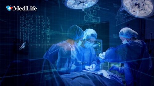 Sedentarismul, obezitatea şi viciile de postură, factori de risc pentru apariţia herniei de disc. Medic neurochirurg: „Am văzut adolescenţi cu coloană îmbătrânită, afecţiune care ar trebui să apară după 60 de ani!”