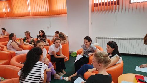 Traininguri pentru profesioniștii din domeniul protecției și drepturilor copiilor, inclusiv ale tinerilor și refugiaților, pe tema „Identificarea timpurie a potențialelor cazuri de violență sexuală și trafic de persoane”, în județele Tulcea și Sibiu