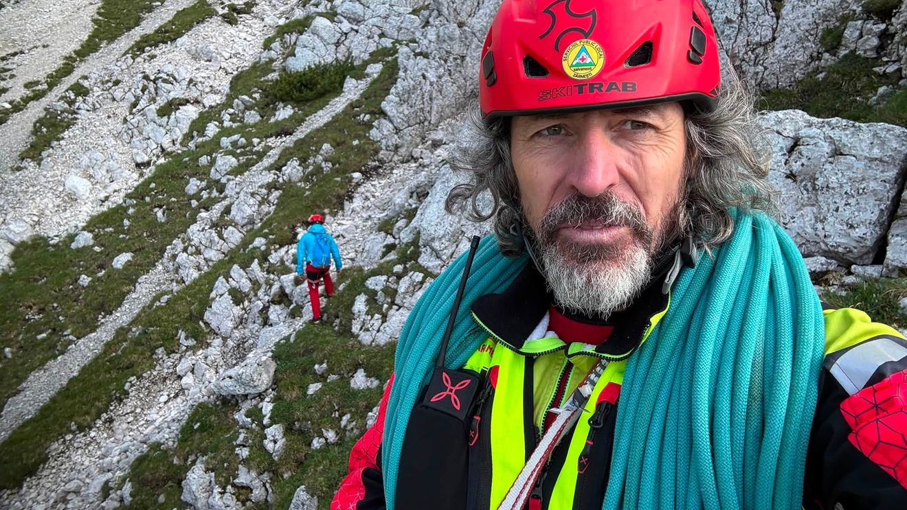 Intervenție de 7 ore pentru salvarea a 4 turiști blocați într-o zonă periculoasă din Piatra Craiului