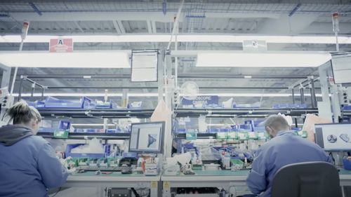 Dezvoltatorul şi producătorul american de roboţi chirurgicali Intuitive Surgical vrea să investească în Bulgaria peste 80 de milioane de leva