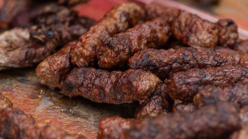  Festivalul Micului cel Mare, în Parcul IOR / Petrecerea de 1 Mai va ține de vineri, până luni / Nu lipsesc și deserturile: plăcinte poale’n brâu din Bucovina, alivenci, langoși, cheesecake și prăjituri cu fructe