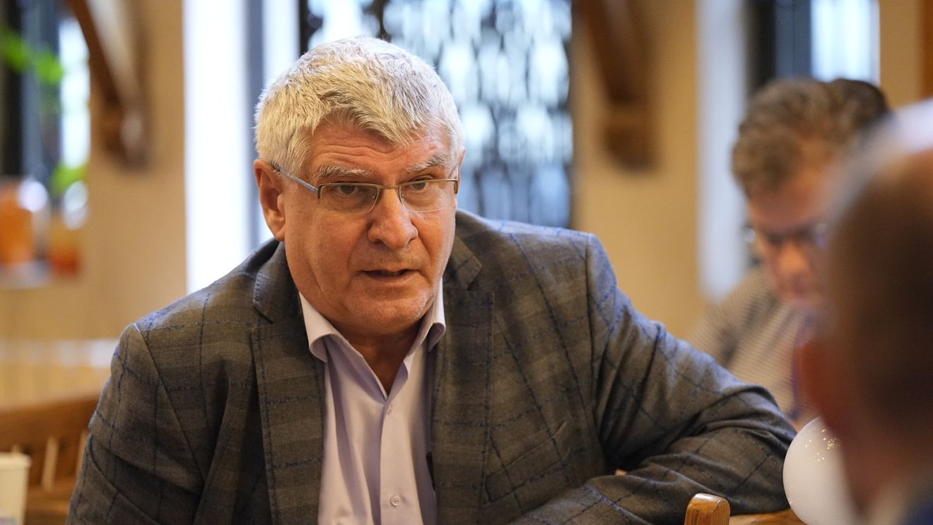 Tinerii vor fi cei care vor deconta acest monstruos accident istoric – mesajul profesorului Liviu Papadima către studenții săi, după primul tur al alegerilor prezidențiale
